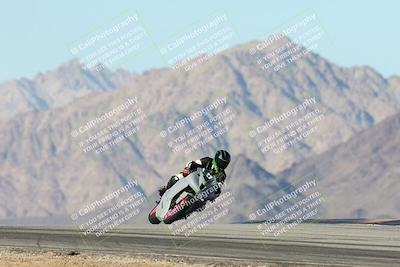 media/Dec-01-2025-Moto Forza (Mon) [[2daa91e15f]]/3-Beginner Group/Session 4 Turn 9/